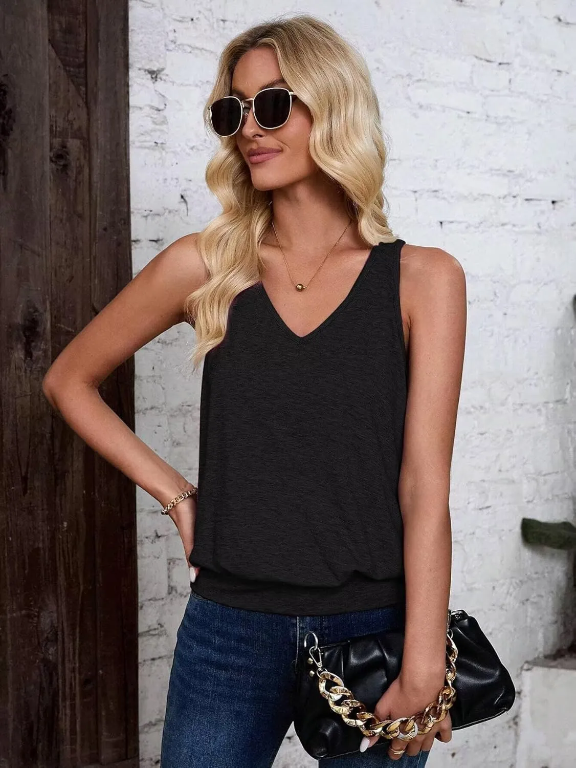 2025 Cute Womens Tank Tops Fashion Summer Clothes Casual Sleeveless V Neck Solid Color Loose Fit Basic Cami