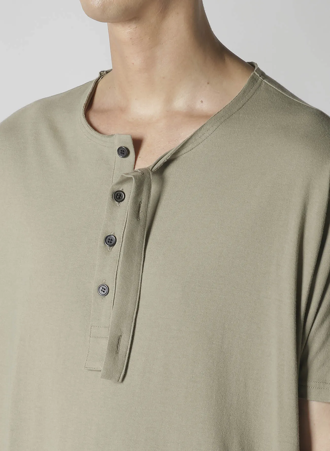 COMBED JERSEY HENRY NECK SHORT SLEEVE T